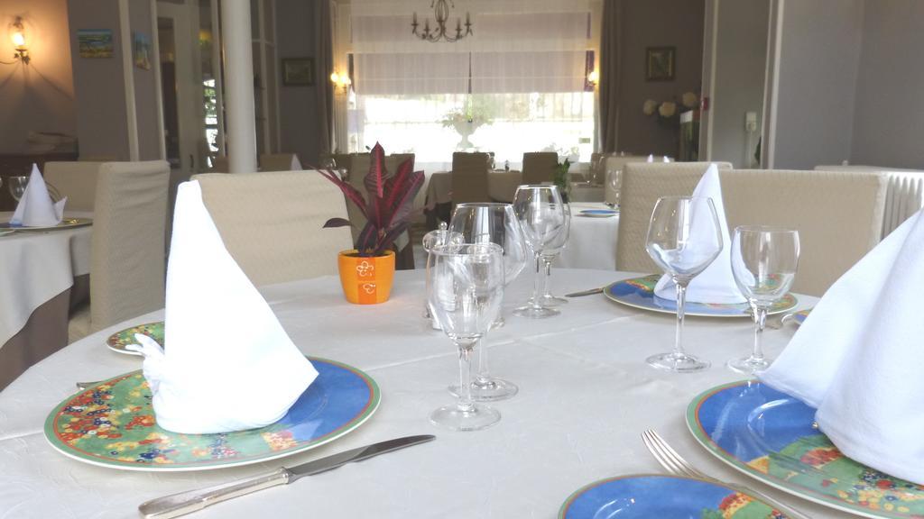 Hotel Restaurant "Le Relais" Courtenay  Habitación foto