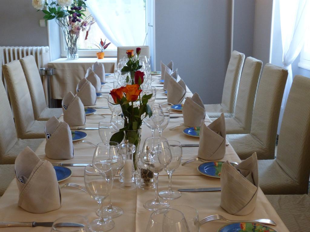 Hotel Restaurant "Le Relais" Courtenay  Habitación foto